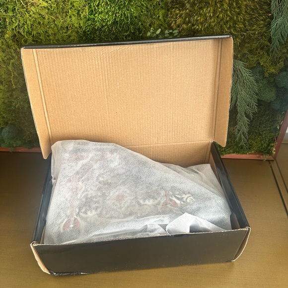 ♥️ Size 9 - High Top Mediterranean Red Tile Design - Picture 12 of 12